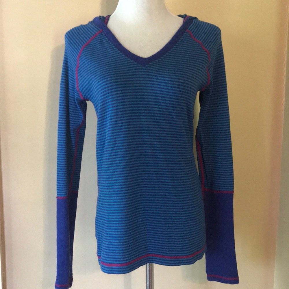 Akini Hoodie